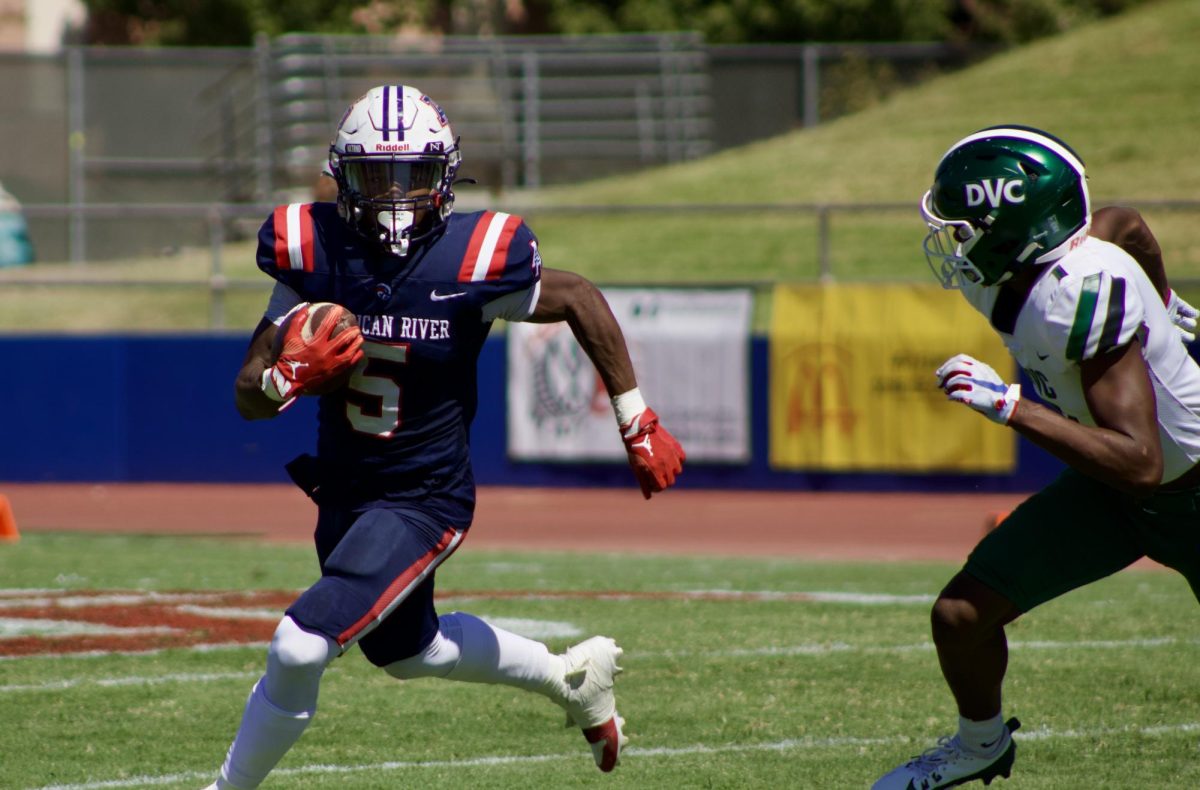 Running back Trequaverlis Wallace breaks a run to the outside in loss to DVC on Sept. 14. (Photo by Josh Zezzo)
